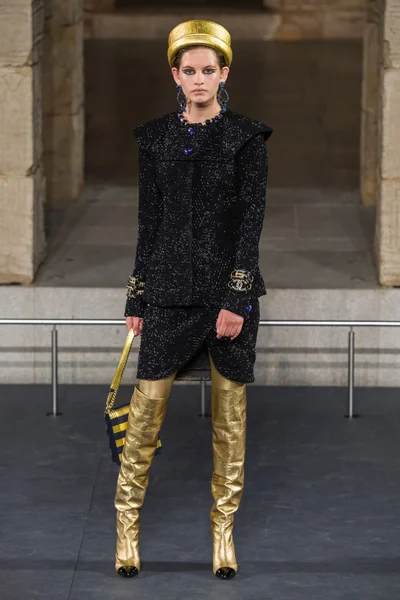 Look 28